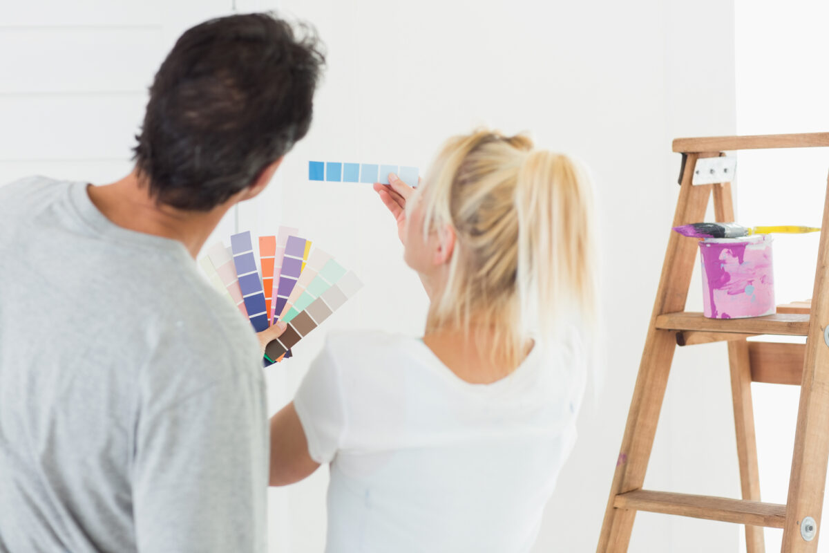 The Great Debate: Trendy and Bold vs. Timeless and Neutral Color Palettes in Home Remodeling